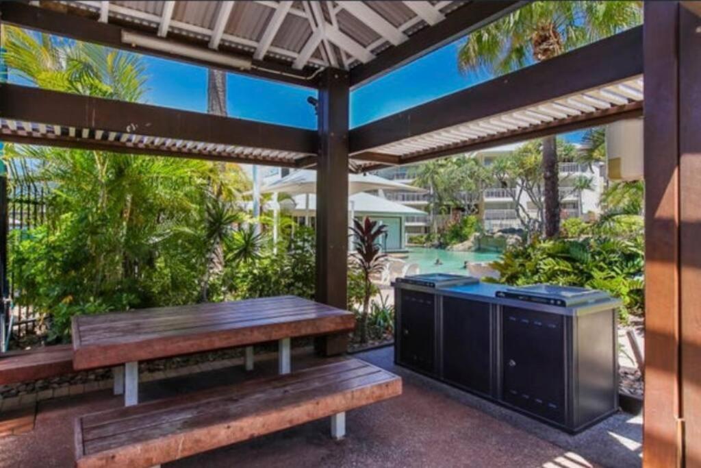 Resort Queen Studio At Alex Beach Resort アレクサンドラ・ヘッドランド エクステリア 写真